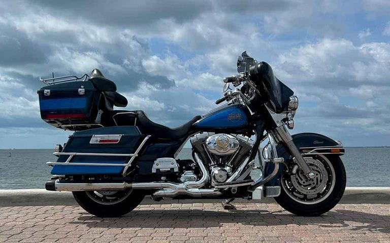 harley-davidson-electra-glide-classic-right