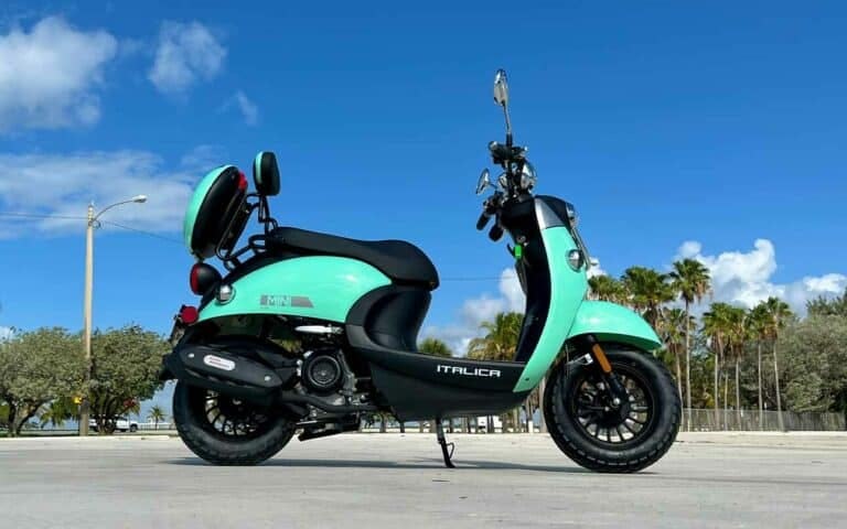 rent-a-italia-mini-50cc-blue-motorcycle