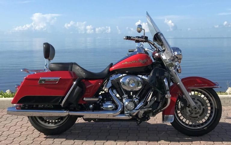 rent-a-harley-davidson-road-king-red